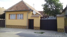 Vand casa in com. Parau, 60 km de Brasov,Tel. 0722767632. foto