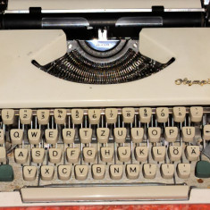 masina de scris mecanica OLYMPIA DE LUXE