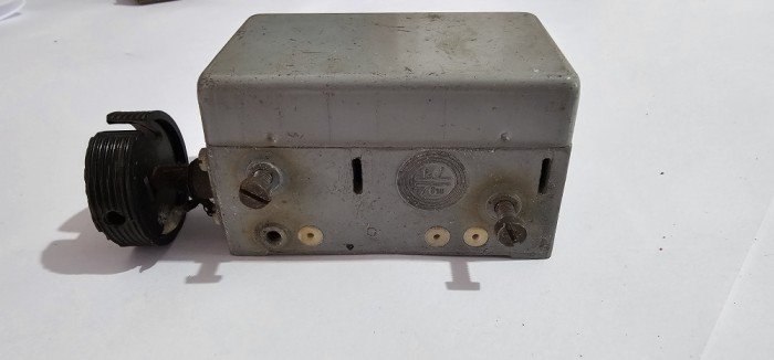 CONDENSATOR VARIABIL , RADIO