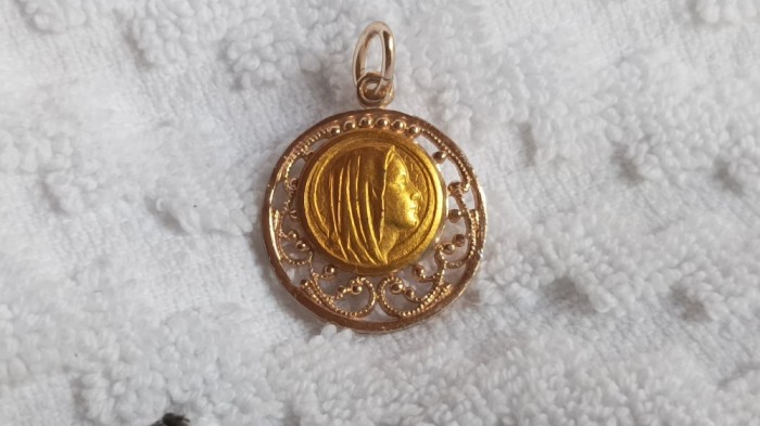 MEDALION FECIOARA MARIA aurit DE COLECTIE manopera EXCEPTIONALA splendid VECHI