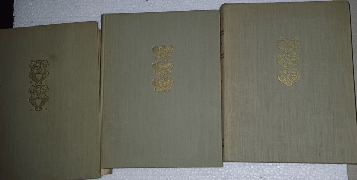 CY - E. M. JUKOV &amp; Colectiv &quot;Istoria Universala&quot; Volumele I + II + III