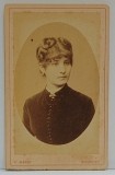 FOTOGRAF FRANZ MANDY , BUCURESTI , TANARA CU ROCHIE DIN CATIFEA , FOTOGRAFIE C.D.V. , SFARSIT DE SECOL XIX