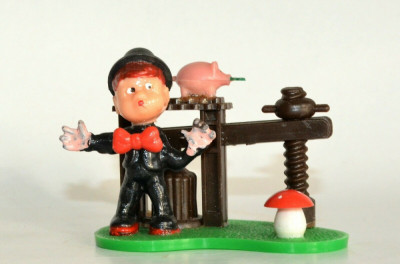 Figurina de tip martisor Jucărie din bachelită germană Ges Gesch Hornar (2) foto