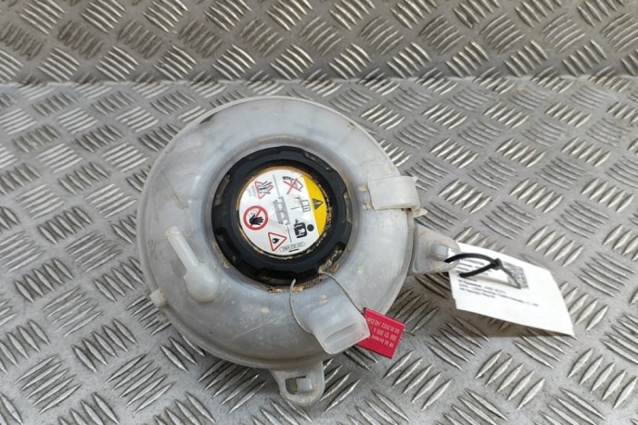 Vas de expansiune AUDI Q5 FY 2024 OEM: 5Q0121407M | 31955750