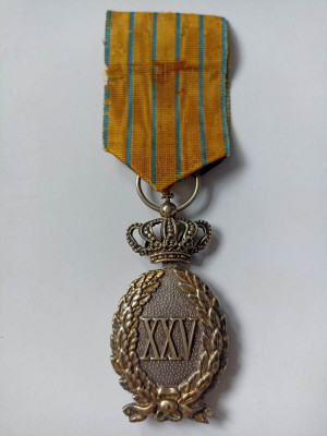 Medalie Decoratie Semnul Onorific pt 25 ani serviciu militar, 3 marcaje argint ! foto