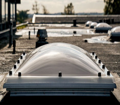 Luminator (neizolat) pentru acoperis terasa VELUX 120x120 cm Acționare electrică, 230 V, 15 cm - CVJ 0210 Acrilică - 3 straturi foto