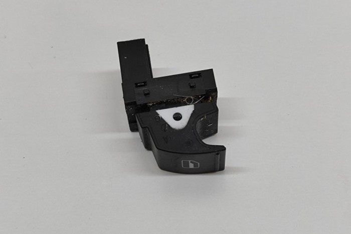 Buton geam ușă st&acirc;nga spate VW PASSAT Variant B7 365 2014 OEM: 7L6959855B 30782779