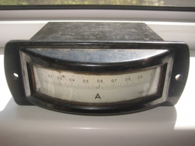 4786-I-Ampermetru de panou vechi marca BL. Material nemagnetic probabil alama. foto