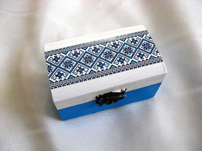 Cutie bijuterii albastru si alb cu motive traditionale romanesti 28220 foto