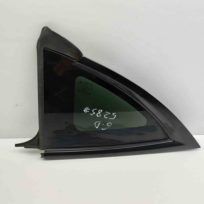 Geam lateral dreapta spate TESLA MODEL Y 2024 OEM: Off-road | 30356669
