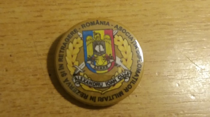 QW9 N2 16 - insigna - militar - asociatia diplomatilor militari Al I Cuza