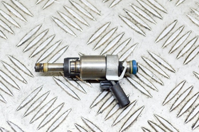 Injector de combustibil AUDI A5 Cabrio 8F7 2012 OEM: 06H906036G,0261500076 | 12701505