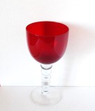 Pahar cu picior (pocal) cristal roșu coraille suflat manual - serie Rosmarie - design Monica Bratt, Reijmyreglasbruk, Suedia