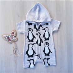 Salopeta maneca scurta de vara Pinguin Bej bebelusi bumbac 0-12 luni