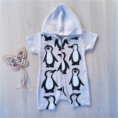 Salopeta maneca scurta de vara Pinguin Bej bebelusi bumbac 0-12 luni