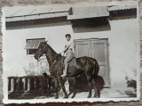 Domnisoara calare, Romania interbelica// fotografie