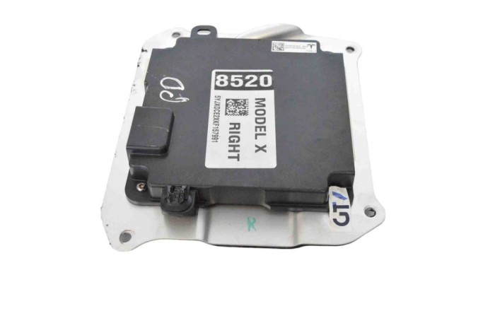 Modul de control ușă dreapta față TESLA MODEL X 2019 OEM: 1050183-00-E 25251376