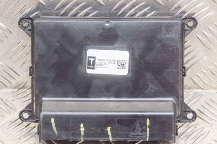 Alt modul de control TESLA MODEL S 2015 OEM: 1011400-00-B | 11704528