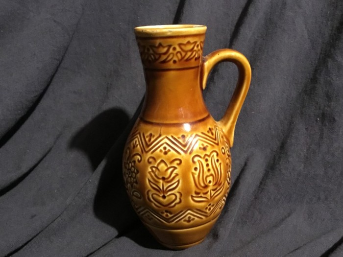 Vaza din ceramica anii 70 - 80 design Laszlo Zahajszky producator Kispest Granit / Ungaria !