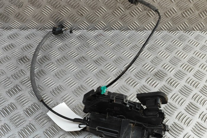 &Icirc;ncuietoare ușă st&acirc;nga față AUDI Q3 Sportback F3N 2024 OEM: 5TB837015E | 31854787