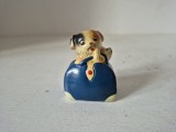 Ascutitoare veche ceramica chinezeasca, poseta cu catel, 6x5cm, anii '80, import din China in Romania comunista