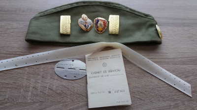 M3 C10 - Boneta militara - cu emblema si alte insemne militare - kaki - comunism foto