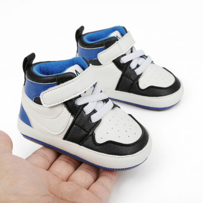Adidasi albi cu negru si albastru, inalti pentru bebelusi (Marime Disponibila: foto