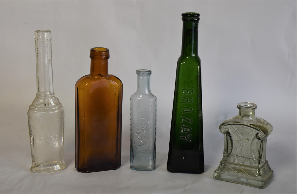 Lot format din 5 sticla vechi - diverse modele si forme - pentru decor |  Okazii.ro