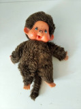 Maimutica Monchhichi Kiki, moncicci, moncici, clasic biberon rosu 19 cm anii 80