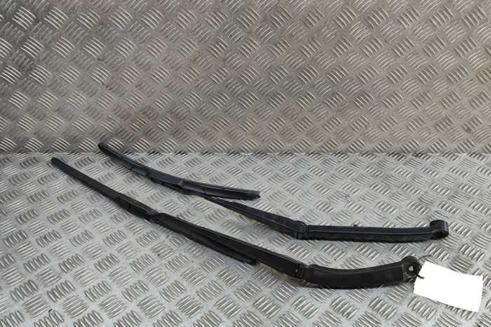 Braț ștergător față TOYOTA HILUX VIII Pick-up _N1_ 2023 OEM: 85221-0K230,852210K230,85211-0K180,852110K180 31234807