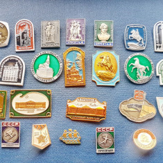 D682-I-Lot 25 Insigne URSS Moscova, Petersburg, Ermitaj, sportive, etc.