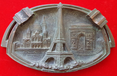 Obiect vechi ornamental din bronz - Tour Eiffel Paris - art nouveau foto