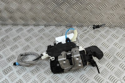&amp;Icirc;ncuietoare ușă dreapta față INFINITI Q30 2019 OEM: A0997202401,A2040085899 31517321 foto