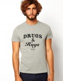 Tricou barbati gri Drugs &amp; Hugs - M