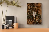 Tablou Canvas, "Ciupercă ascunsă printre frunze uscate", Frunze, Ciupercă, Păm&acirc;nt, Vegetație, Natură, Toamnă, Textură, Organic, Culori, Exterior, 26 x
