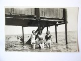 Fotografie originală 103 x 64 mm din 1932 cu domnisoare in costume de baie pe plaja din Burgas-Bulgaria