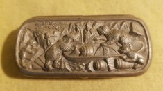 CUTIE DE CHIBRITURI DIN ALAMA AURITA-DECOR CU URSI SI VANATORI PE CAPAC-ATELIER EUROPEAN SEC XIX