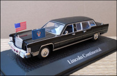 Macheta Lincoln Continental Limousine (1981) 1:43 Norev foto