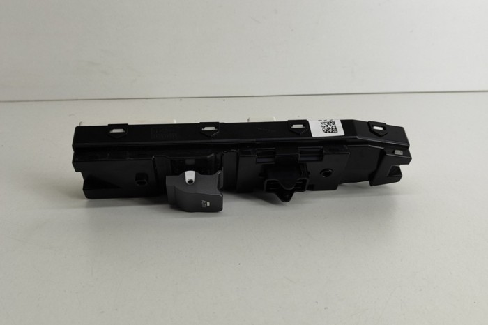 Buton geam ușă st&acirc;nga față HYUNDAI IONIQ AE 2022 OEM: 93575-G2600,93575-G2600MGS 23879642