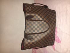 Geanta Louis Vuitton Neverfull MM foto