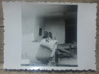 Pridvorul unei case, Lugoj 1944// fotografie foto