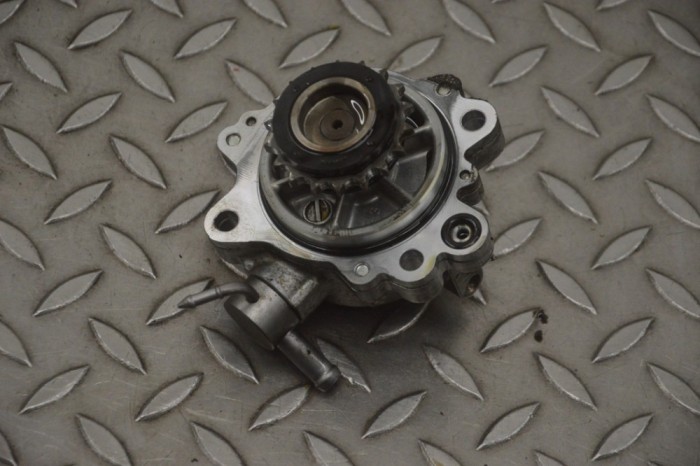 Pompa de vacuum MAZDA CX-7 ER 2010 OEM: R2AA-18G00 23089914
