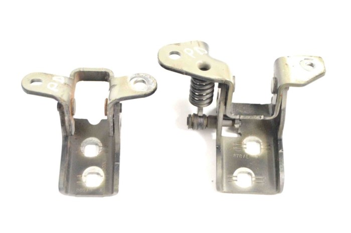 Balama ușă dreapta față VW ROUTAN 2013 13323500