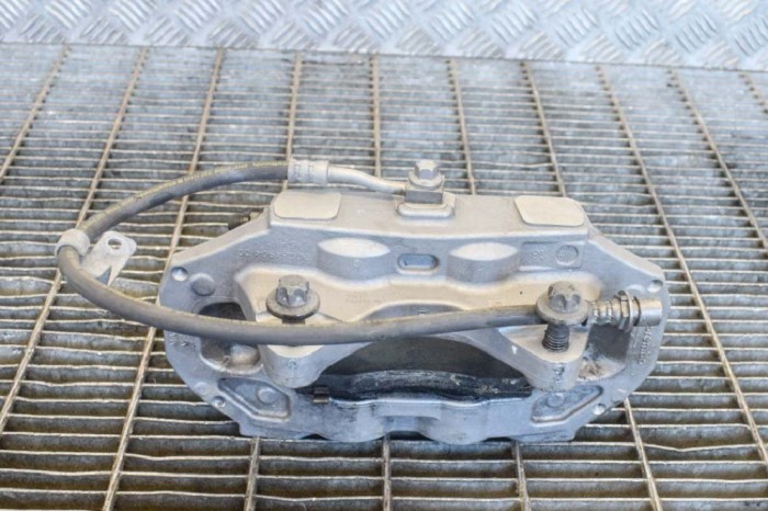 Etrier de fr&acirc;nă dreapta față TESLA MODEL 3 2018 OEM: 1044622-00-D 11361707