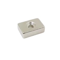 Magnet neodim 30x20x10 mm, gaura de 5 mm cu sanfren, dreptunghi, N35