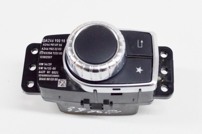 Buton de control navigație MERCEDES-BENZ A W176 2016 OEM: A2469009815,A2469010706,A2469022203,033587231 17806867