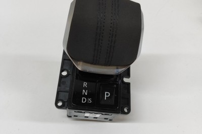 Nuca schimbător de viteze JAGUAR F-PACE X761 2022 OEM: M8A2-14C559-CA,M8A2-14C561-DB,M8A2-14E344-DB | 31656488 foto