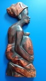 M - Sculptura africana din lemn - vintage - lucrata manual - bastinasa luand apa