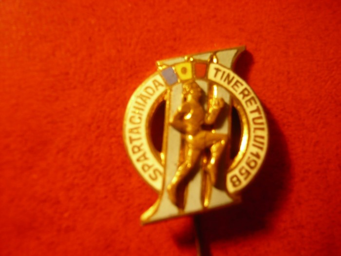 Insigna Spartachiada Tineretului 1958 , metal si email , h=1,8cm