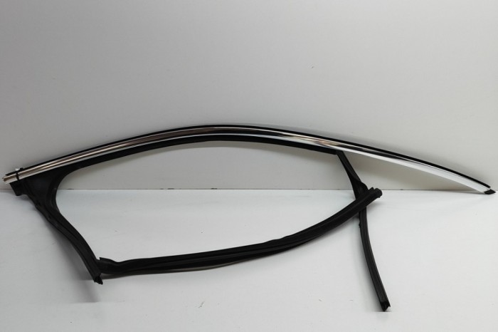 Bandou superior ușă dreapta față PORSCHE CAYENNE 9Y0/9Y3 2019 OEM: 9Y0837432 | 30640282